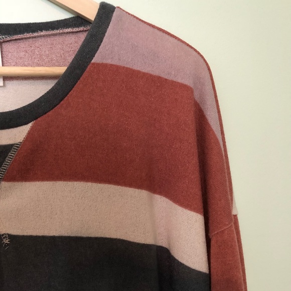 ☀️VIP SALE☀️ STRIPED SWEATER TUNIC-X-LARGE - Picture 4 of 4